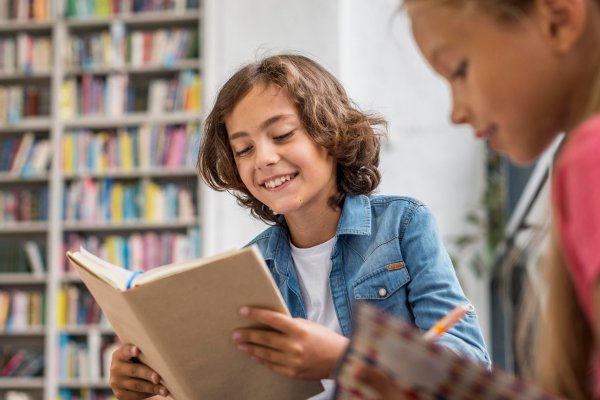 Despertando Mundos Mágicos: A Importância da Leitura Infantil na Criação de Sonhos